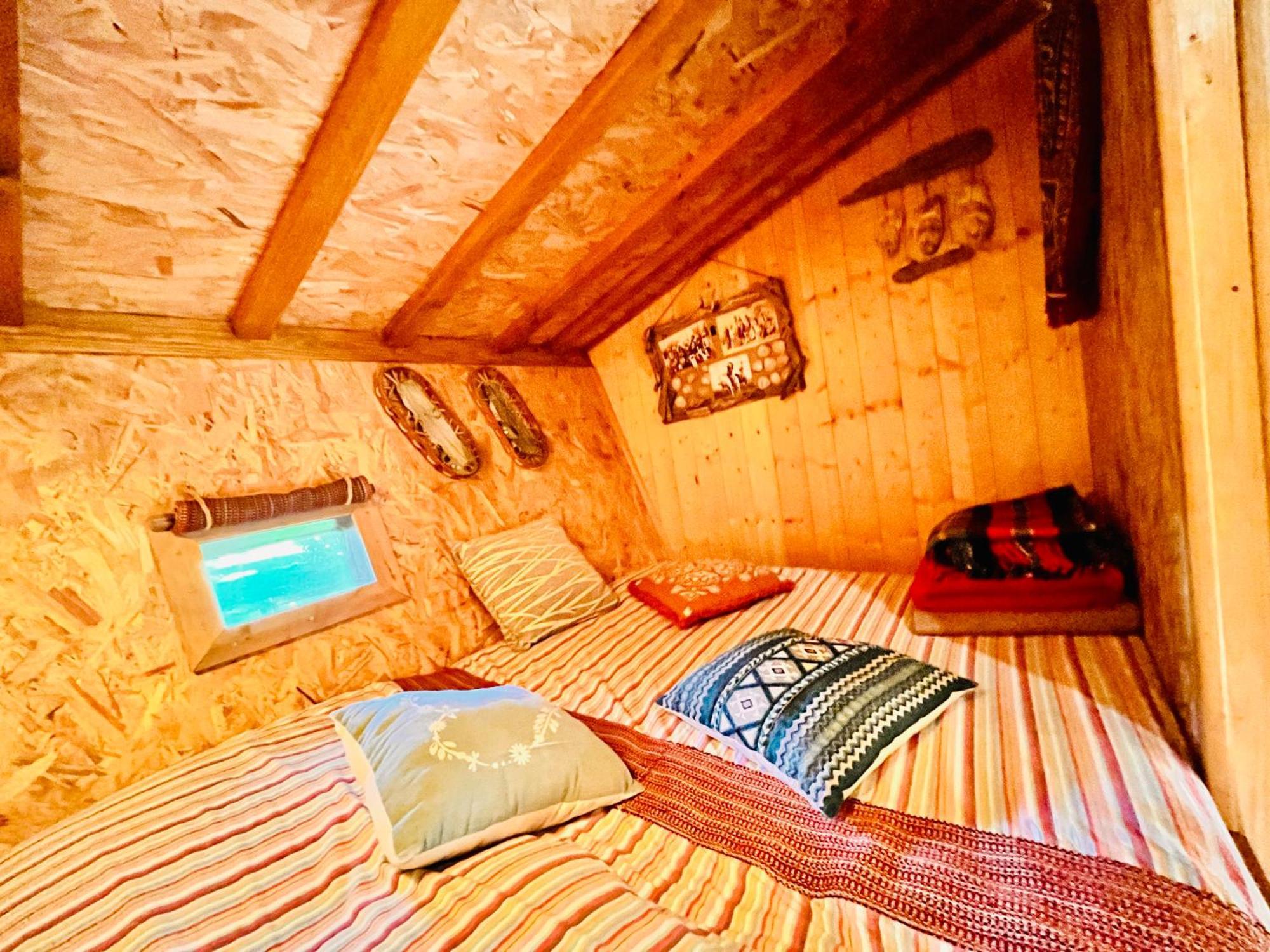 La Cabane Perchee Du Trappeur Écrainville Exterior foto