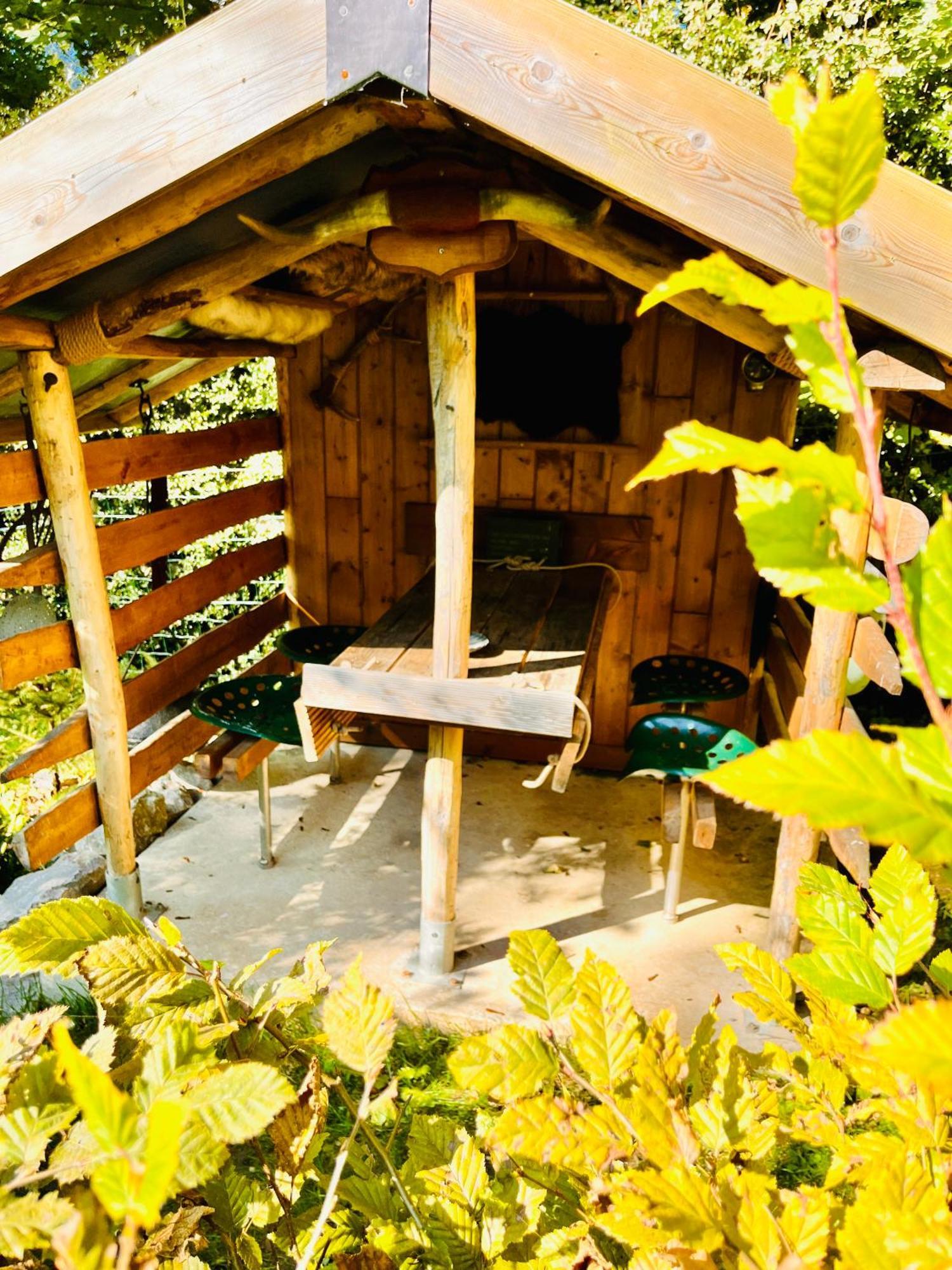 La Cabane Perchee Du Trappeur Écrainville Exterior foto