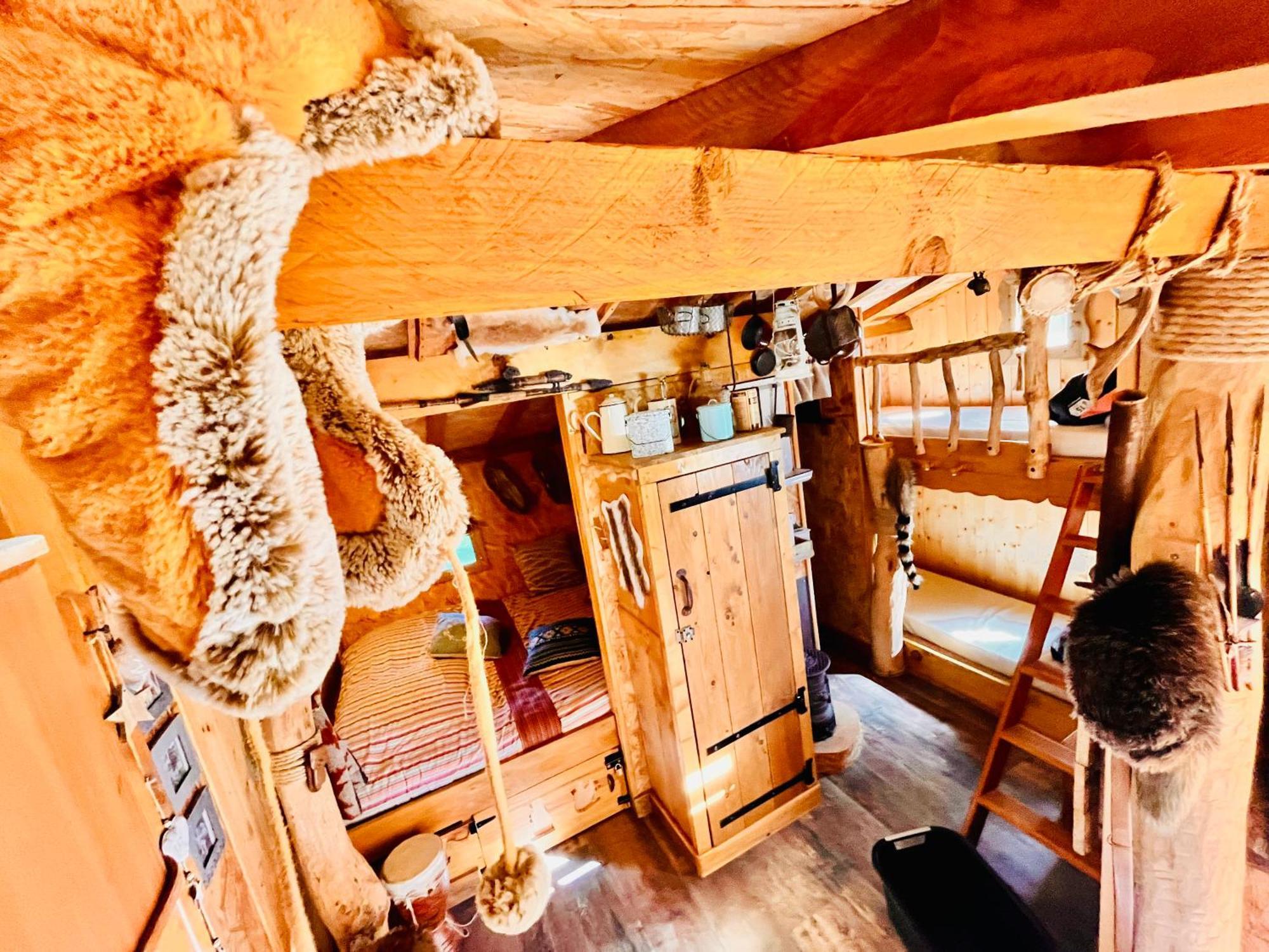 La Cabane Perchee Du Trappeur Écrainville Exterior foto