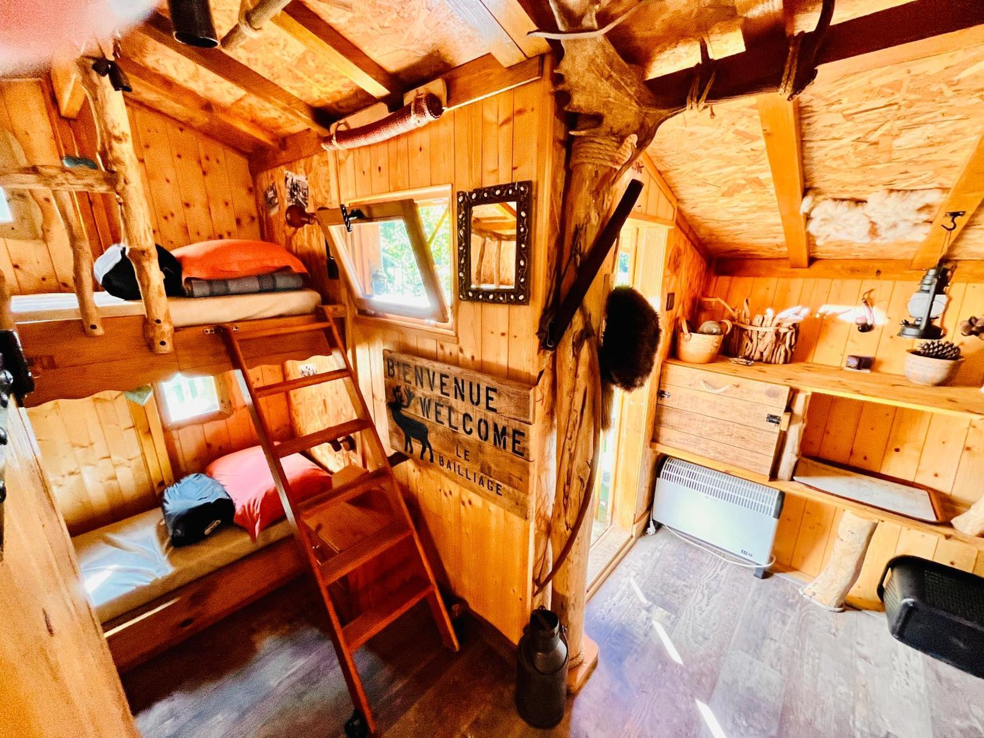 La Cabane Perchee Du Trappeur Écrainville Exterior foto